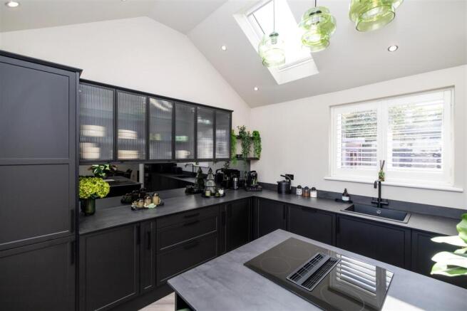 3 bed Detached Bungalow for sale Image 4
