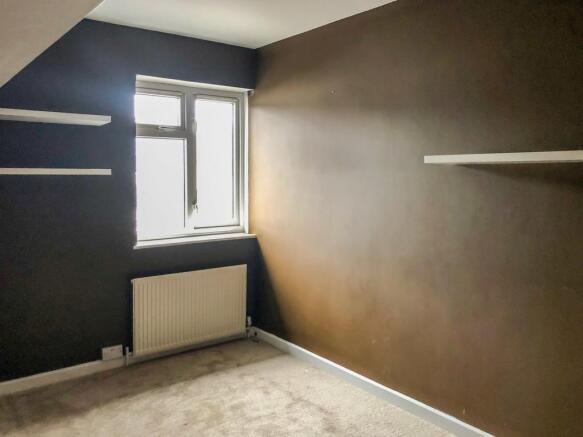 21 Bushway, Dagenham, Essex RM8 3XH
