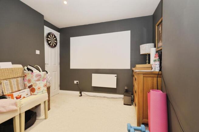 3 bed Terraced for sale Image 6