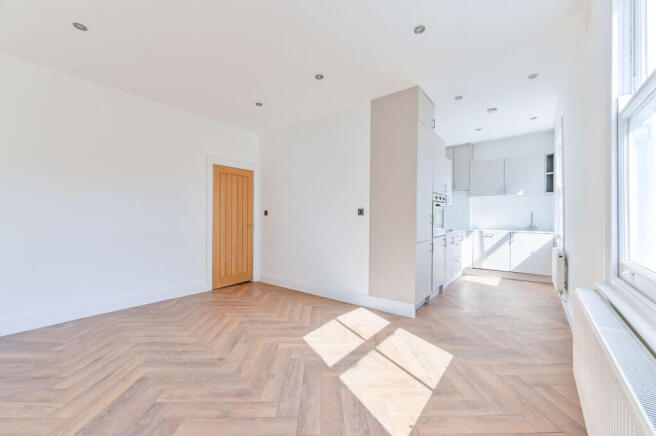 Apartment in London, Taverner Square, Finsbury Park - View 3