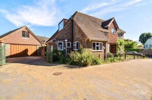 9 Foxlea, Snowdrop Way, Bisley, Woking GU24 9BL
