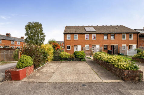 Pelican Lane, Newbury, Berkshire