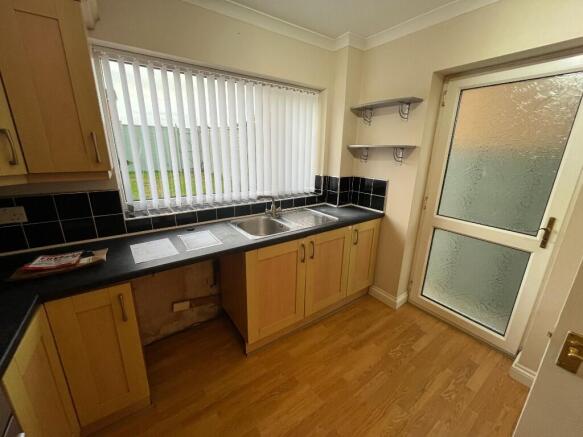 3 bed Semi-Detached to rent Image 7