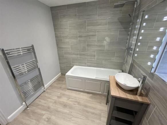 Bathroom Aspect 2