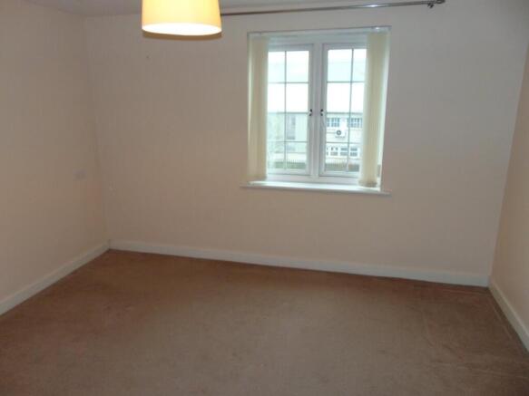 2 bed Apartment to rent Image 5
