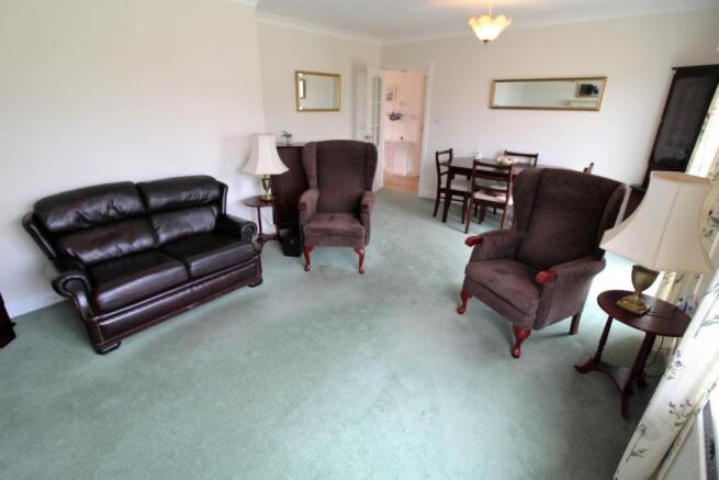 LOUNGE 2