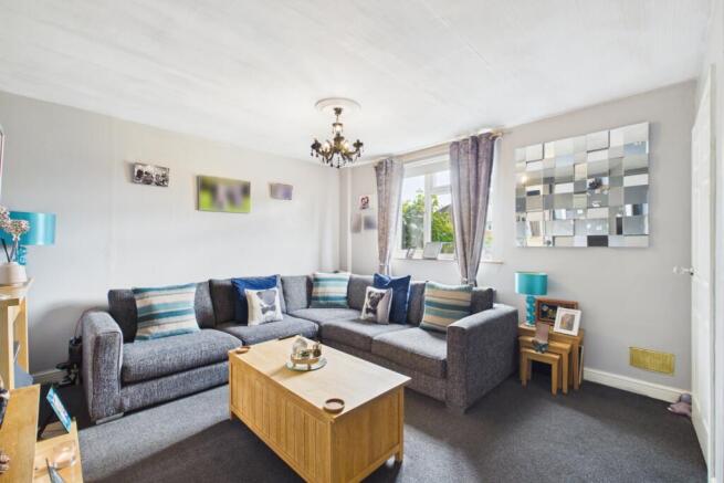 4 bed Semi-Detached for sale Image 5