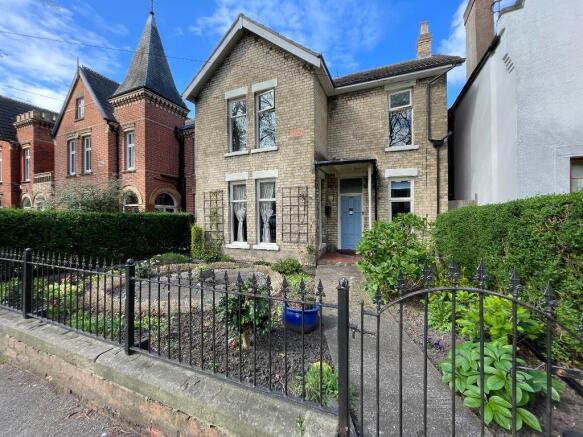 4 bedroom Detached for sale