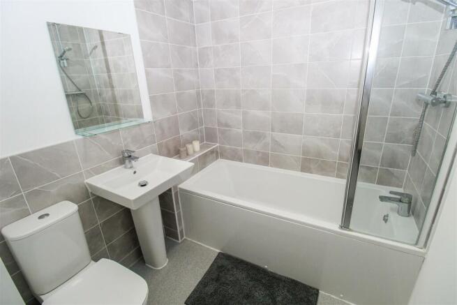 BATHROOM/W.C.