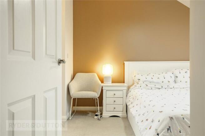 4 bed Detached for sale Image 11
