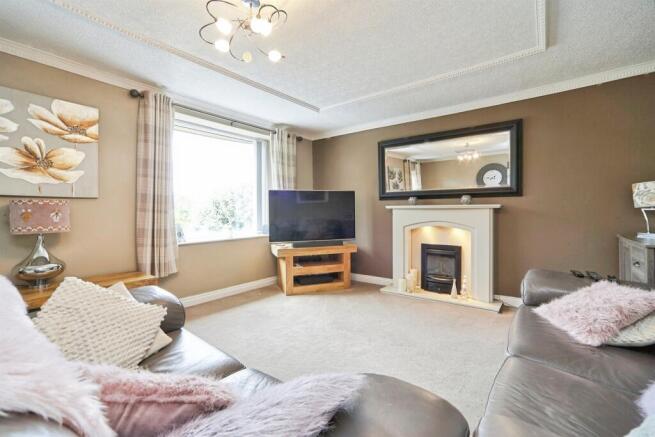 4 bed Detached for sale Image 6