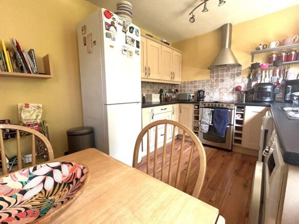 3 bed Terraced for sale Image 4