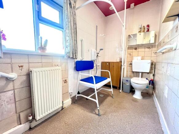 3 bed Semi-Detached Bungalow for sale Image 9