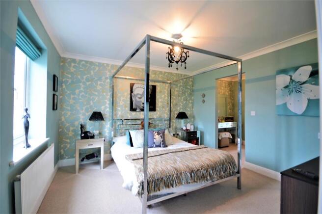 Bedroom 1 Woodfield Close.JPG