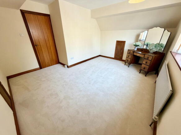 3 bed Detached Bungalow for sale Image 11