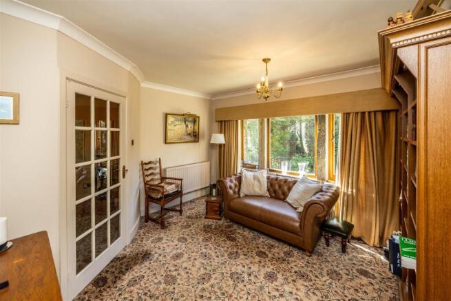 4 bed House for sale Image 10