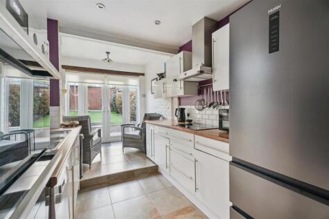 Aldenham Road, Radlett