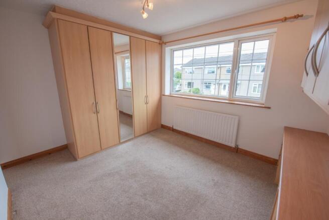 4 bed Semi-Detached to rent Image 9