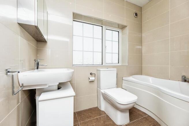 4 bed Semi-Detached for sale Image 11