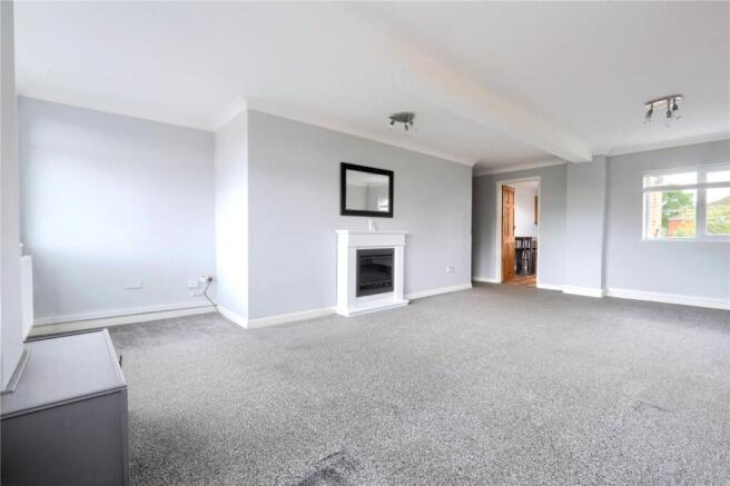3 bed Flat for sale Image 5