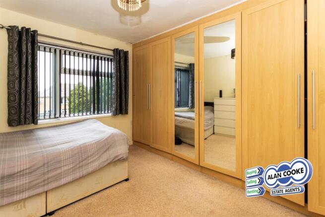 BEDROOM 2