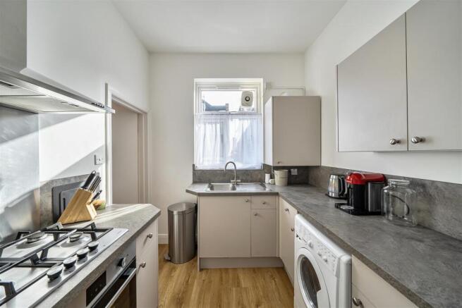 Durban Road West - Kitchen 1 (2).jpg