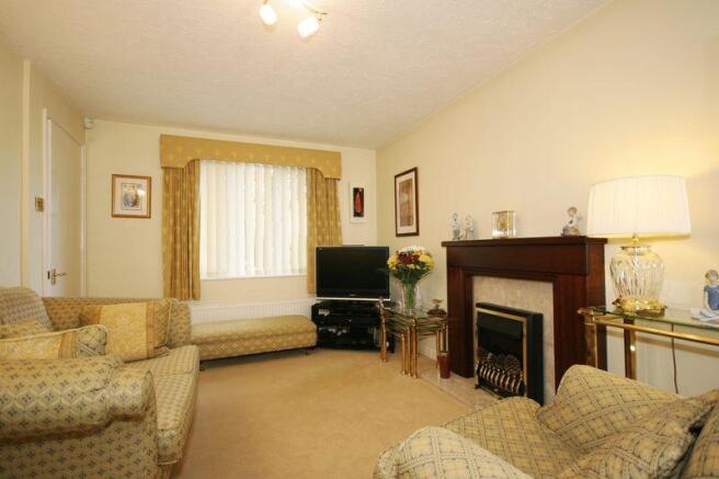 LOUNGE 2
