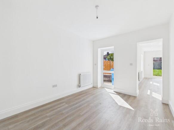 3 bed Semi-Detached to rent Image 12