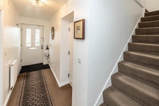 4 bed House for sale Image 6