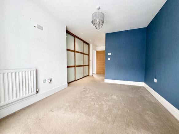 4 bed Detached for sale Image 5