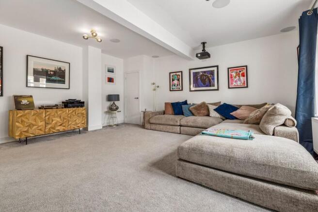 Crieff Avenue, Bearsden photo 4