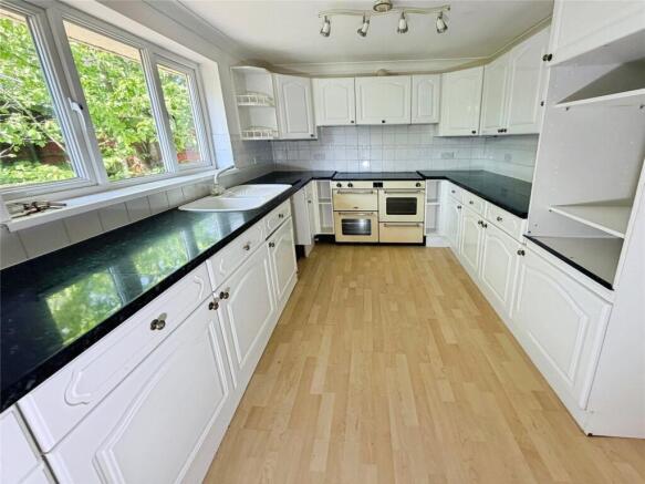 3 bed Bungalow for sale Image 10