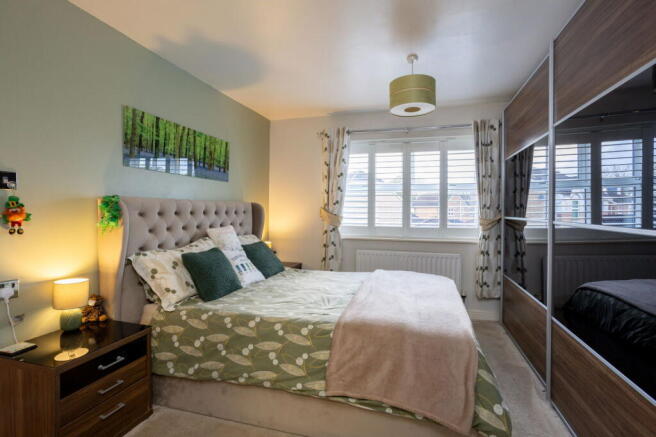 5 bed Detached for sale Image 12