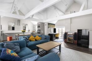 The Courtyard Cottage, New Street, Henley-on-thames RG9 2BT