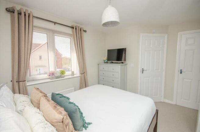 Bedroom 1 pic 2.jpg