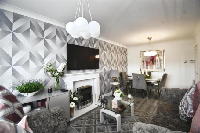 2 bed Semi-Detached Bungalow for sale Image 6