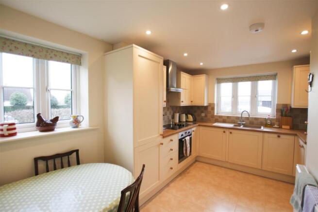 KITCHEN/ DINER