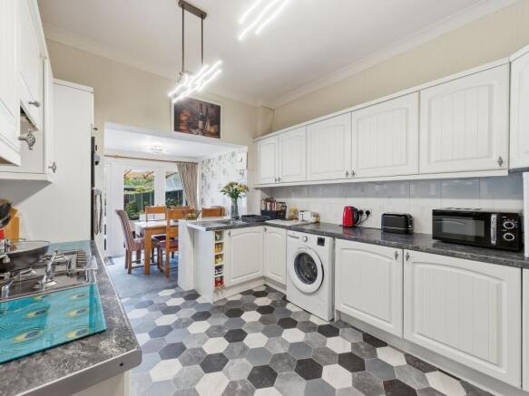 2 bed Semi-Detached for sale Image 8