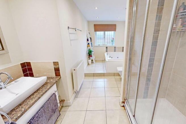 En-Suite to Master Bedroom