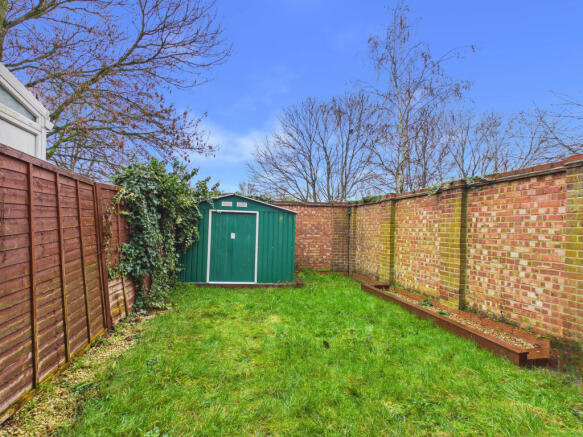 CAM01984G0-PR0548-STILL009