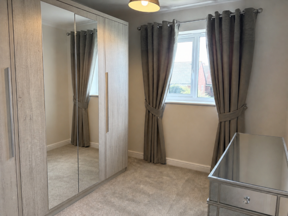 4 bed Detached for sale Image 10