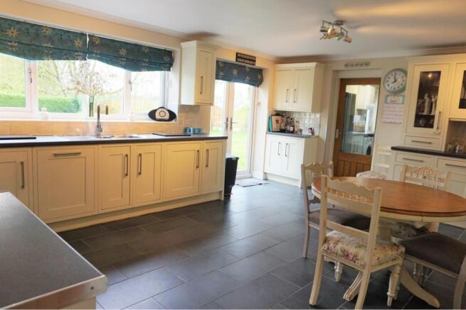 Kitchen / Breakfast