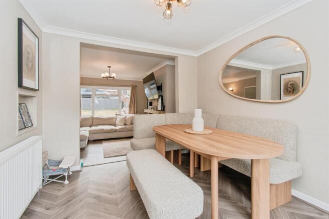 3 bed Semi-Detached for sale Image 8