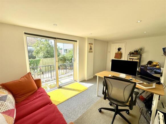 HOME OFFICE