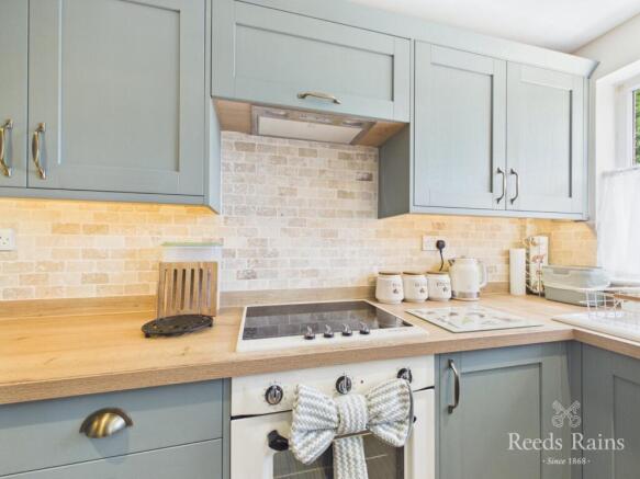 2 bed Semi-Detached for sale Image 8