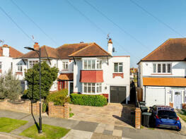 16, Cottesmore Gardens, Leigh-on-sea SS9 2TG