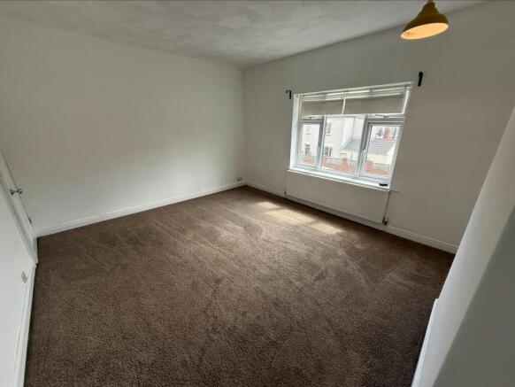 2 bed Terraced to rent Image 10