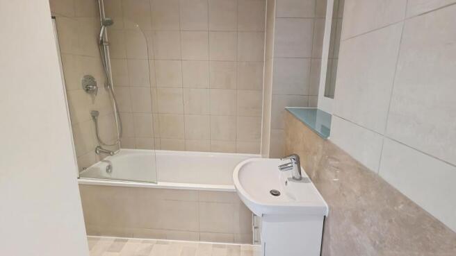 1 bed Flat to rent Image 6
