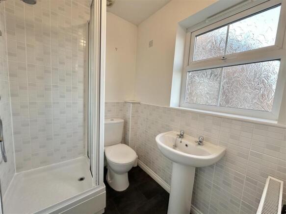 4 bed House for sale Image 7