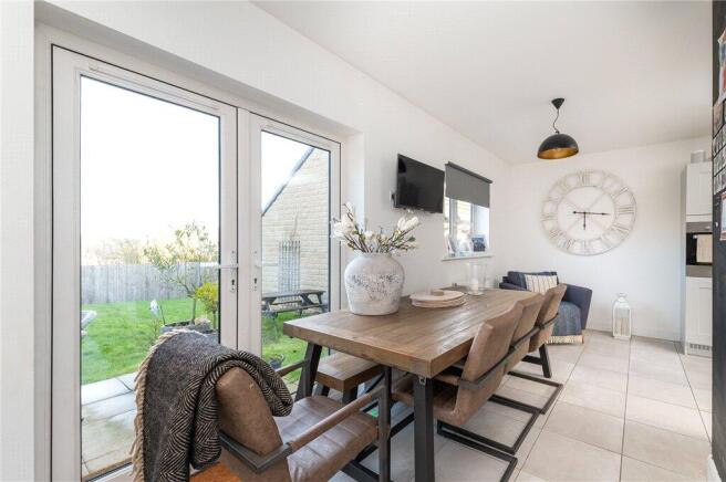4 bed Detached for sale Image 8